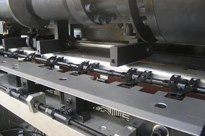 Mesin Pemotong Mati Stamping Foil Otomatis Rotary 750 X 560mm