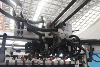 Mesin Pemotong Mati Stamping Foil Otomatis Rotary 750 X 560mm