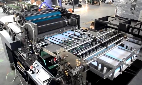 Mesin UV Varnishing Otomatis Berkecepatan Tinggi Untuk Pencetakan Dan Kemasan Ecoo CF-620A