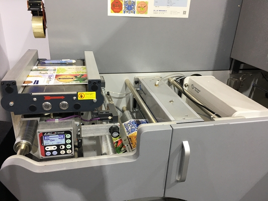 Printer Peningkatan Label Digital dengan Stamping dan Varnishing Foil