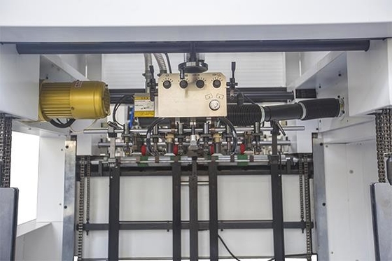 TD800S Peralatan Pra-Press Flat Bed Die Cutting Machine Dengan Stripping