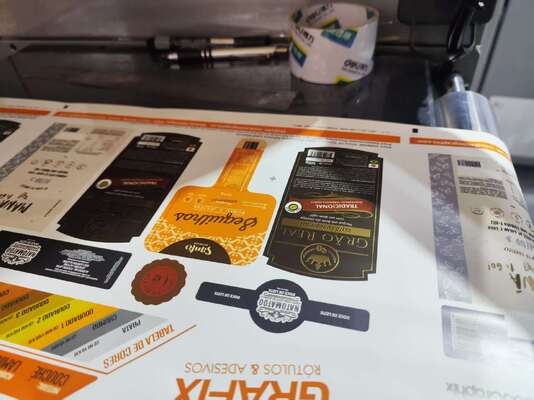 EcooSpark Digital Label Printing Finishing Embellishment Solusi khusus