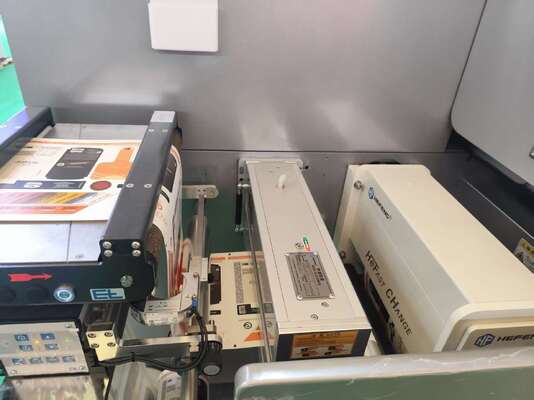 Label Kertas Anggur Gulungan Digital Mesin Stamping Foil Pernis Stiker Kustom