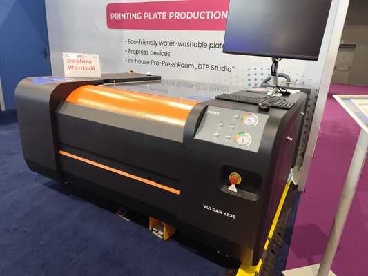 0.4 Sqm/H Digital Flexo Printing Laser Engraving CTP Plate Machine dengan Ukuran Ukuran 1270x900mm Max dan Teknologi Layar Digital 3D