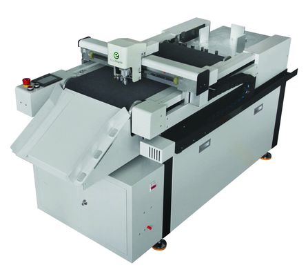 Platen Conveying Flatbed Digital Cutter Machine Auto Cut