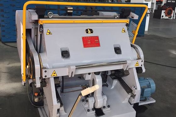Ukuran lembaran maksimum 1040×720 mm Pengaturan Cetakan Mikrometer Ganda TD790 Die Cutter