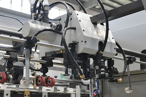 Stripping Blanking Flatbed Die Cutting Machine Untuk Carboard Embossing
