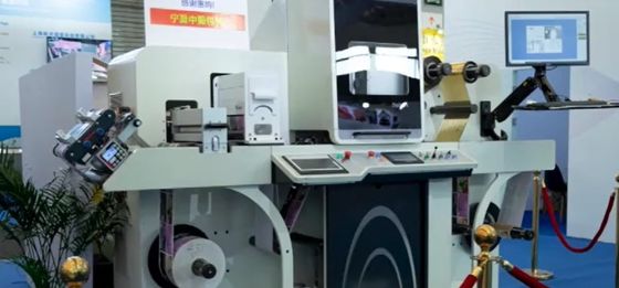 Mesin Digital Foil Stamping Varnishing Label Enhancing Dengan Efek 3D Shining