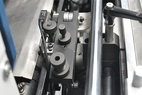 7000 Lembar Per Jam Format Besar Hot Stamping Die Cutter