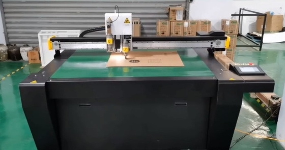 Pemotong Digital Flatbed Tebal 50mm Untuk Berbagai Papan Bergelombang