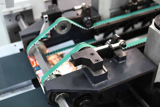 8 Stasiun Saddle Stitching Book Binding Machine 12000 C / H