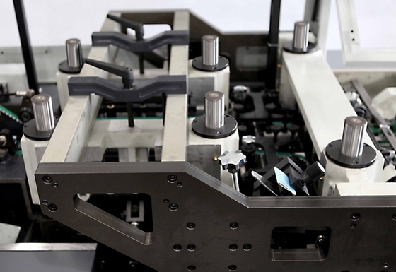 Mesin Penjilid Buku Stacker Kompensasi Saddle Stitching